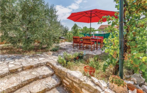 Awesome Apartment In Vinkuran With Wifi